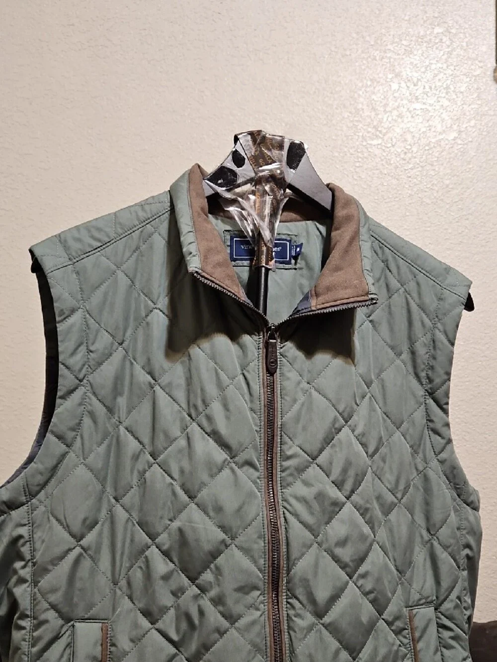 Vineyard Vines quilted sleeveless